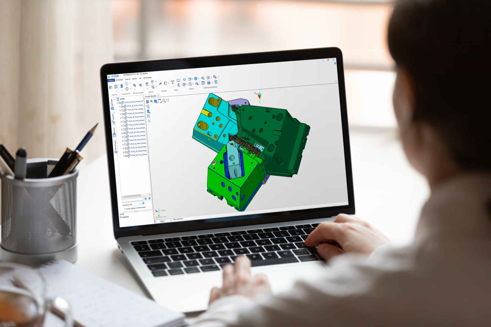 Hexagon_MI_WORKXPLORE_CIE_Automotive_screen_shot_on_computer_image